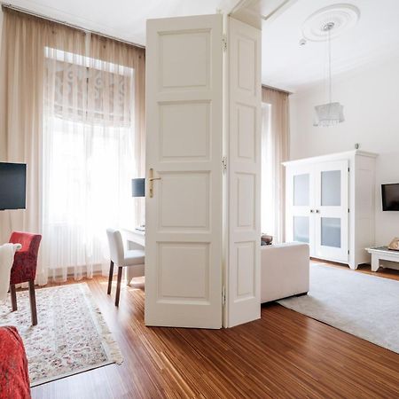 Adele Boutique Hotel Печ Экстерьер фото