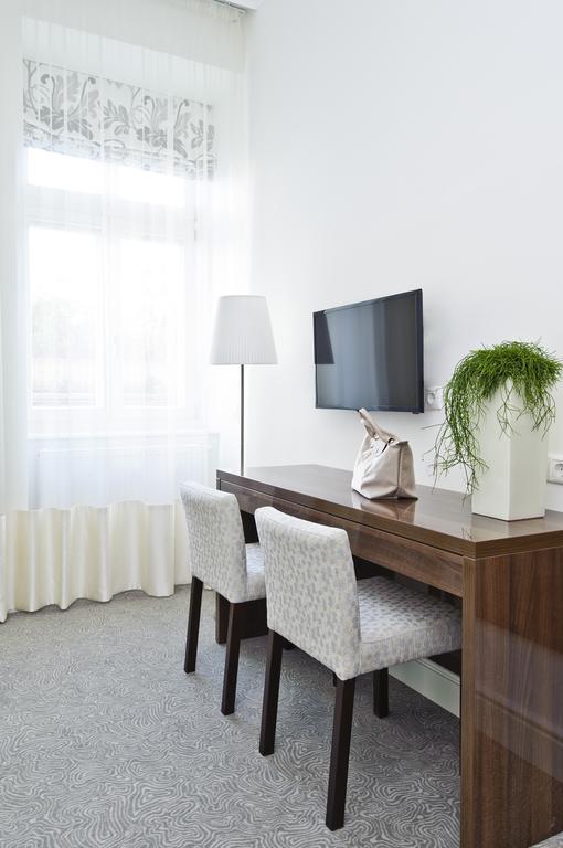 Adele Boutique Hotel Печ Экстерьер фото
