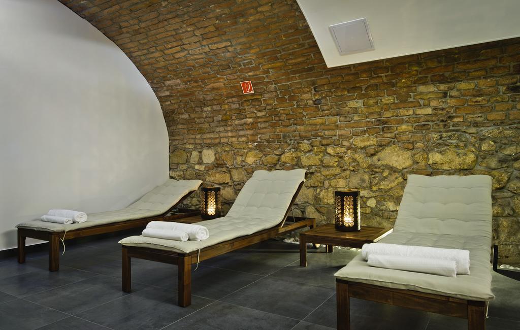 Adele Boutique Hotel Печ Экстерьер фото