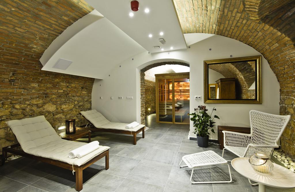 Adele Boutique Hotel Печ Экстерьер фото
