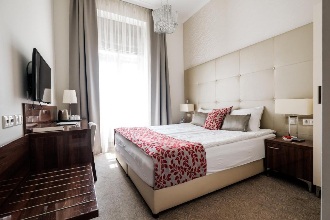 Adele Boutique Hotel Печ Экстерьер фото