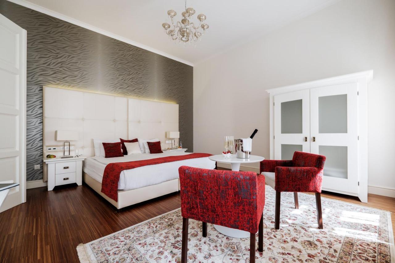 Adele Boutique Hotel Печ Экстерьер фото