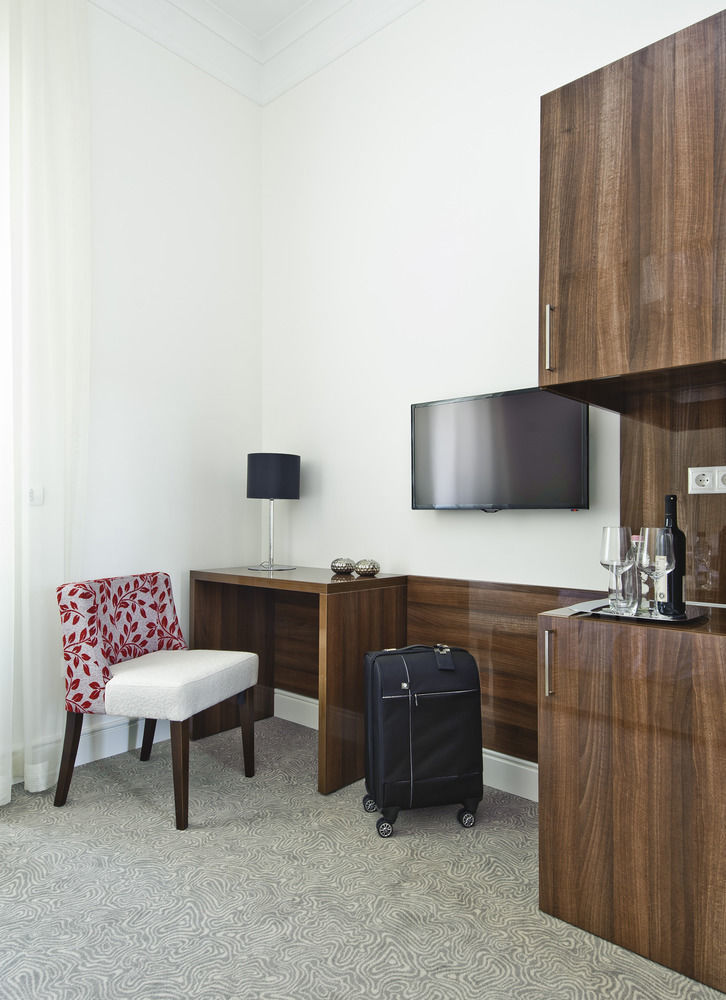 Adele Boutique Hotel Печ Экстерьер фото